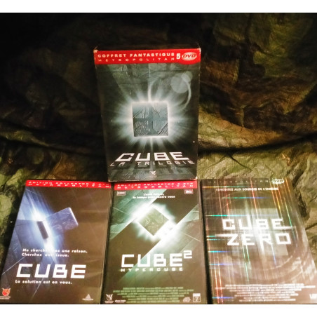Cube
Cube 2
Cube Zero
- Trilogie Coffret ou Pack 3 Films 5 DVD Vincenzo Natali