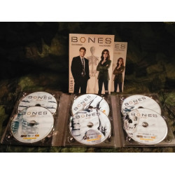 Bones : Intégrale de la Saison 1
Coffret Série TV 6 DVD
Très bon état garantis 15 Jours